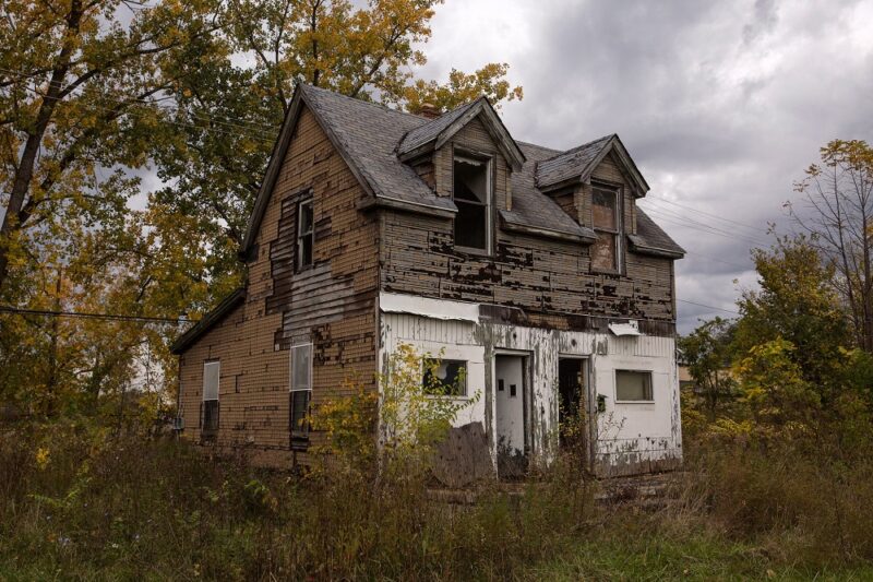 حلم انهيار البيت